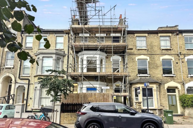 104B St Stephens Avenue, London W12 8JD 7