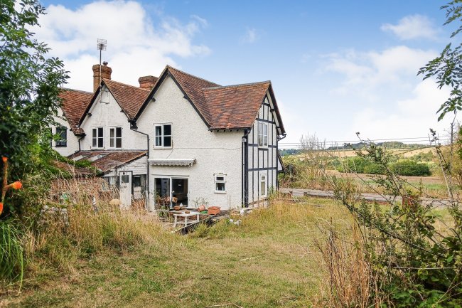 13 Reading Road, Lower Basildon, Reading RG8 9NG 10