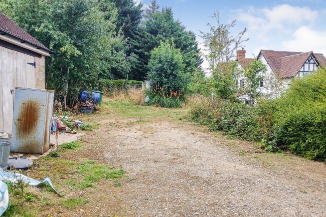 13 Reading Road, Lower Basildon, Reading RG8 9NG 10