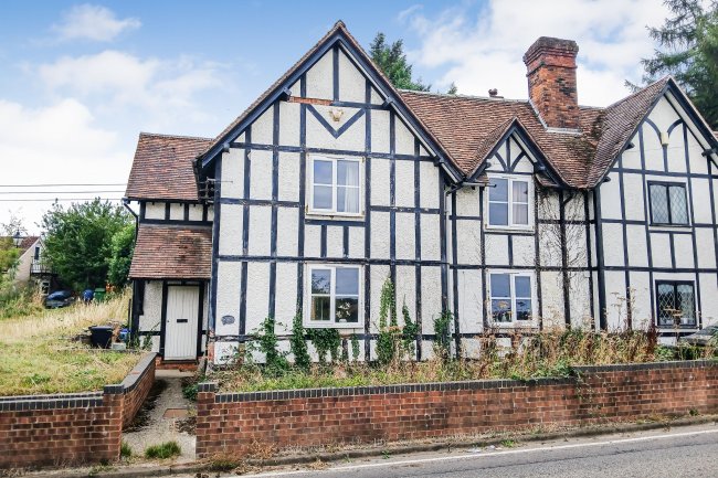 13 Reading Road, Lower Basildon, Reading RG8 9NG 10