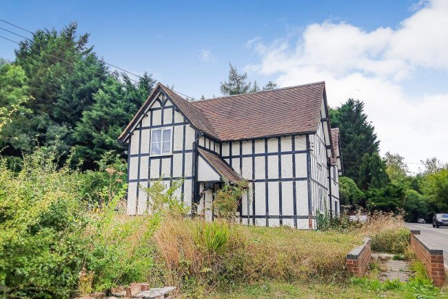 13 Reading Road, Lower Basildon, Reading RG8 9NG 10