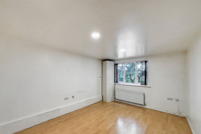 Flat 13 Presentation House, 240 Wick Road, Hackney, London, E9 5DR 6