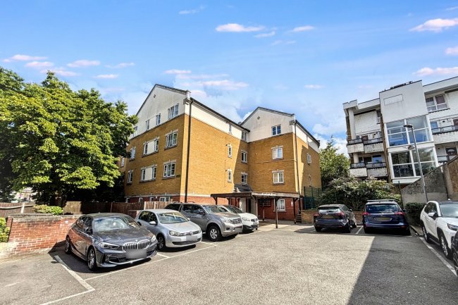 Flat 13 Presentation House, 240 Wick Road, Hackney, London, E9 5DR 6