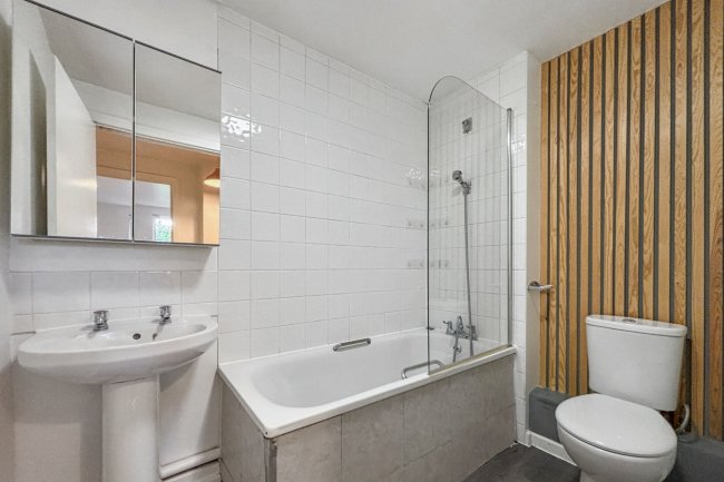 Flat 13 Presentation House, 240 Wick Road, Hackney, London, E9 5DR 6