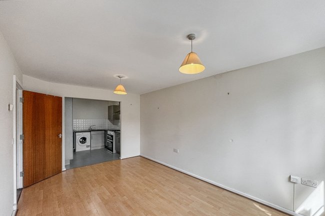 Flat 16 Presentation House, 240 Wick Road, Hackney, London, E9 5DR 7