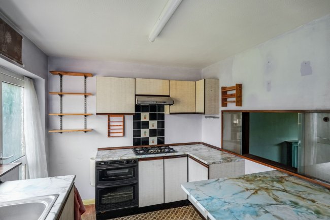 5 Conifer Close, Waterlooville, Hampshire PO8 8AF 7