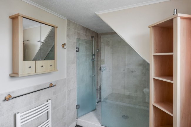 5 Conifer Close, Waterlooville, Hampshire PO8 8AF 7