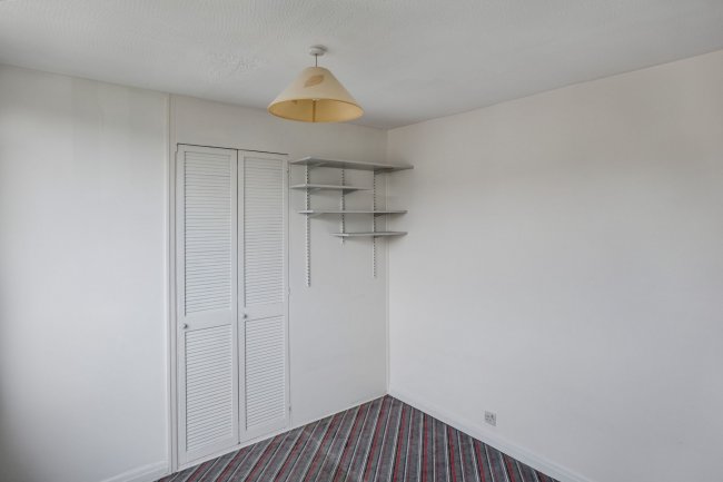 5 Conifer Close, Waterlooville, Hampshire PO8 8AF 7