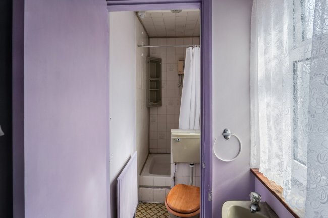 5 Conifer Close, Waterlooville, Hampshire PO8 8AF 7