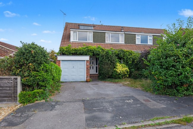 5 Conifer Close, Waterlooville, Hampshire PO8 8AF 7
