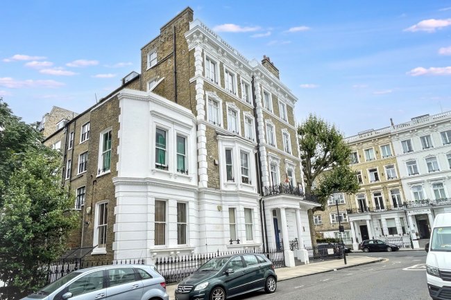 15F Trebovir Road, Earls Court, London SW5 9LS 6