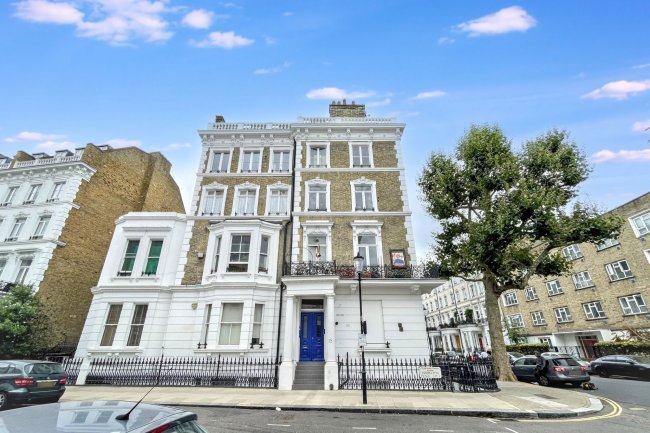 15F Trebovir Road, Earls Court, London SW5 9LS 6