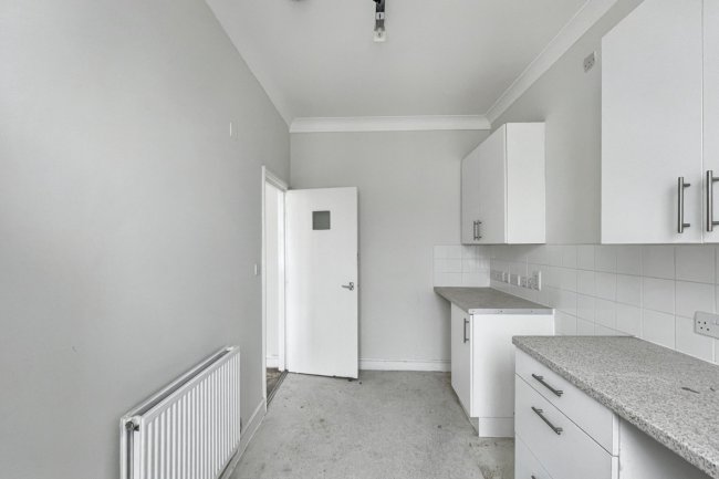 15F Trebovir Road, Earls Court, London SW5 9LS 6