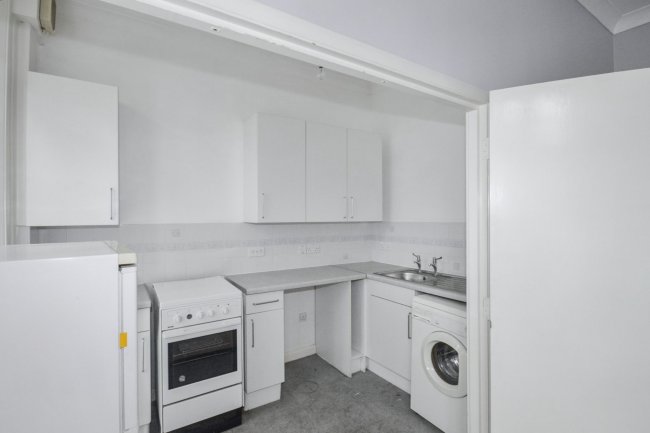 Flat B, 79 Hereford Road, Notting Hill, London W2 5BB 9