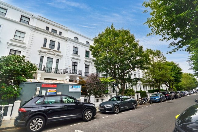 Flat B, 79 Hereford Road, Notting Hill, London W2 5BB 9