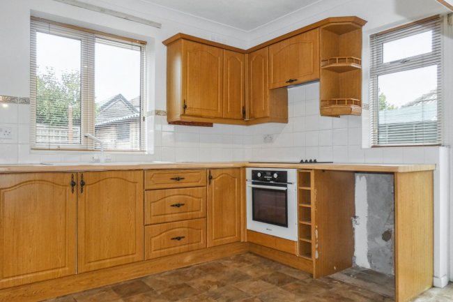 146 Castle Lane West, Bournemouth, BH9 3JZ 10