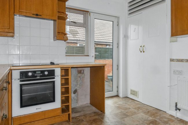 146 Castle Lane West, Bournemouth, BH9 3JZ 10