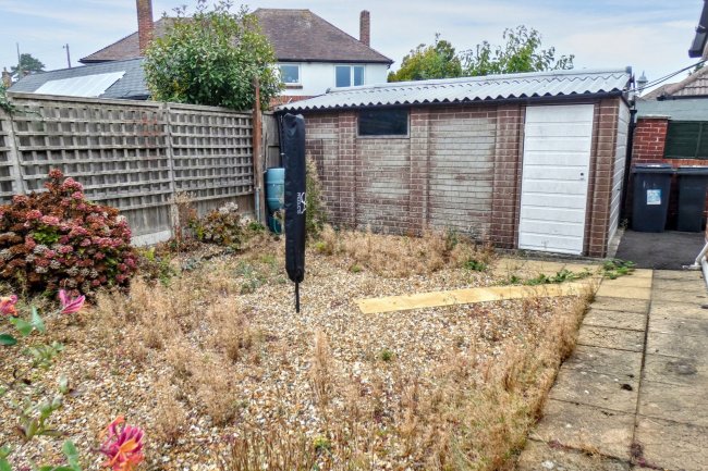 146 Castle Lane West, Bournemouth, BH9 3JZ 10