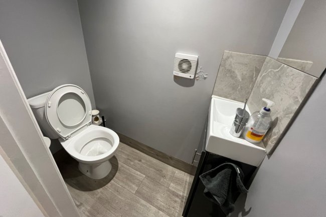 14 Eton Street, Richmond, Surrey TW9 1EE 2