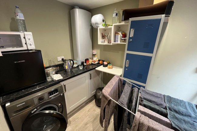 14 Eton Street, Richmond, Surrey TW9 1EE 2