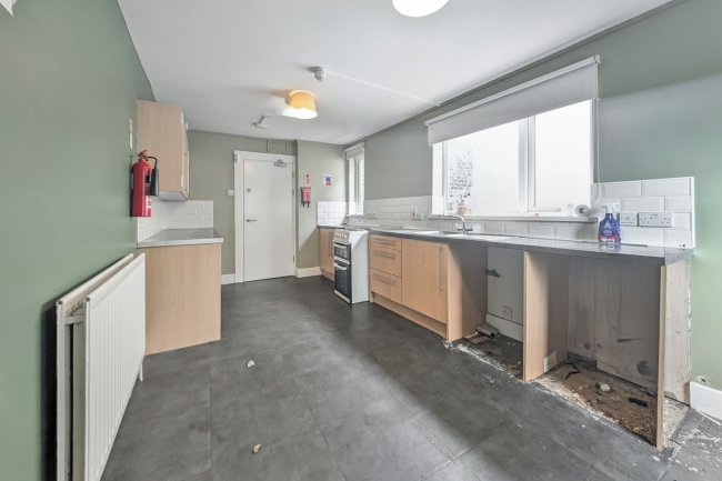 2 Poplar Crescent, Bensham, Gateshead, Tyne & Wear, NE8 1QD 4