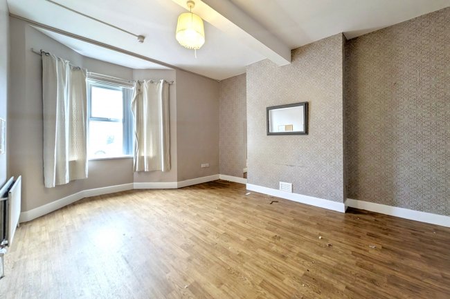 2 Poplar Crescent, Bensham, Gateshead, Tyne & Wear, NE8 1QD 4