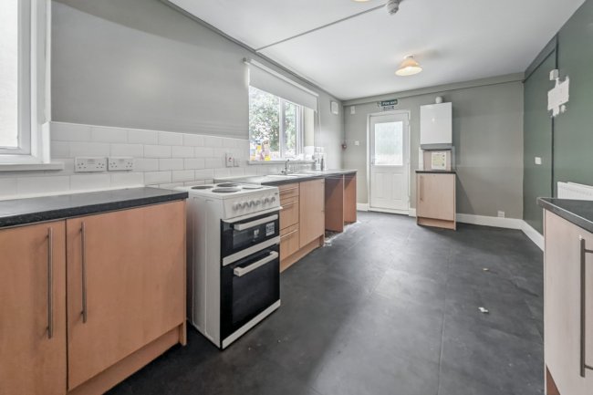 2 Poplar Crescent, Bensham, Gateshead, Tyne & Wear, NE8 1QD 4