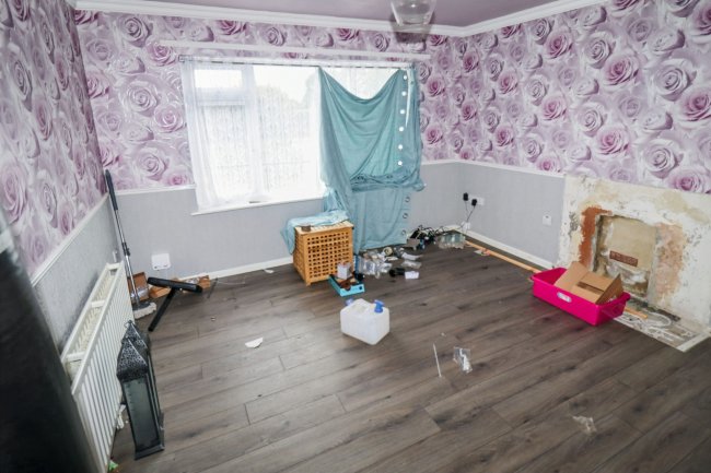 68 New Park Road, Queensbury, Bradford, BD13 1PP 2