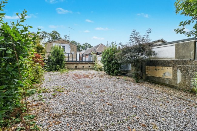 53 Fortescue Road, Poole, Dorset, BH12 2LH 10