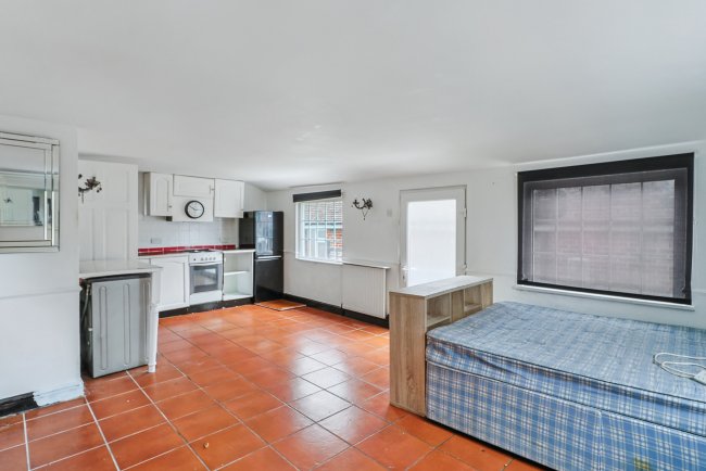 53 Fortescue Road, Poole, Dorset, BH12 2LH 10