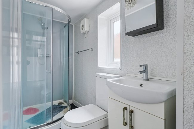 53 Fortescue Road, Poole, Dorset, BH12 2LH 10