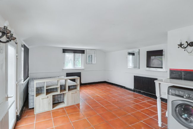 53 Fortescue Road, Poole, Dorset, BH12 2LH 10