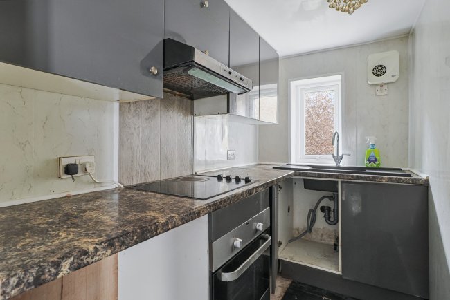 53 Fortescue Road, Poole, Dorset, BH12 2LH 10