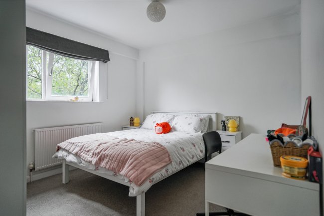 Flat 14, Albert Starr House, Haddonfield Estate, Bush Road, Surrey Quays, London SE8 5AS 1