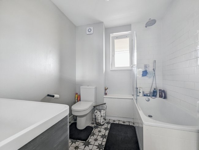 Flat 14, Albert Starr House, Haddonfield Estate, Bush Road, Surrey Quays, London SE8 5AS 1