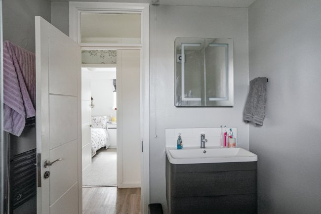 Flat 14, Albert Starr House, Haddonfield Estate, Bush Road, Surrey Quays, London SE8 5AS 1