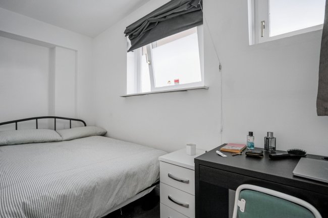 Flat 14, Albert Starr House, Haddonfield Estate, Bush Road, Surrey Quays, London SE8 5AS 1