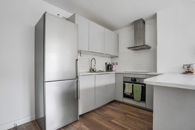 Flat 14, Albert Starr House, Haddonfield Estate, Bush Road, Surrey Quays, London SE8 5AS 1