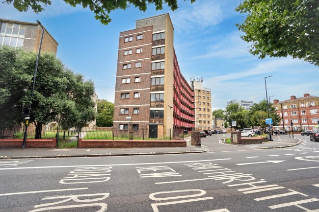 Flat 14, Albert Starr House, Haddonfield Estate, Bush Road, Surrey Quays, London SE8 5AS 1