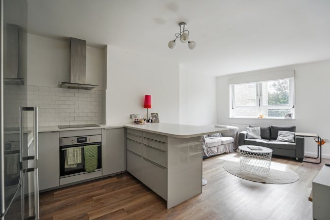 Flat 14, Albert Starr House, Haddonfield Estate, Bush Road, Surrey Quays, London SE8 5AS 1