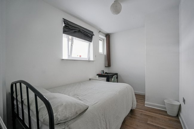 Flat 14, Albert Starr House, Haddonfield Estate, Bush Road, Surrey Quays, London SE8 5AS 1