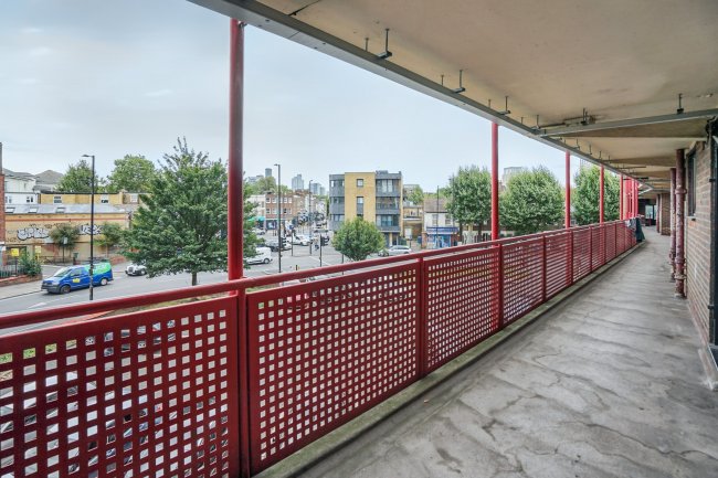 Flat 14, Albert Starr House, Haddonfield Estate, Bush Road, Surrey Quays, London SE8 5AS 1