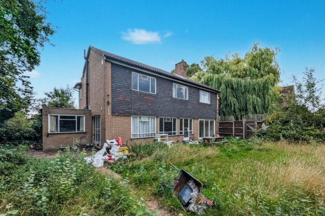 1 Farm Drive, Shirley, Croydon CR0 8HX 5