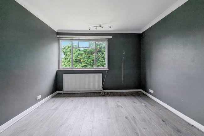 1 Farm Drive, Shirley, Croydon CR0 8HX 5