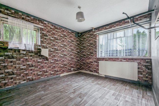 1 Farm Drive, Shirley, Croydon CR0 8HX 5