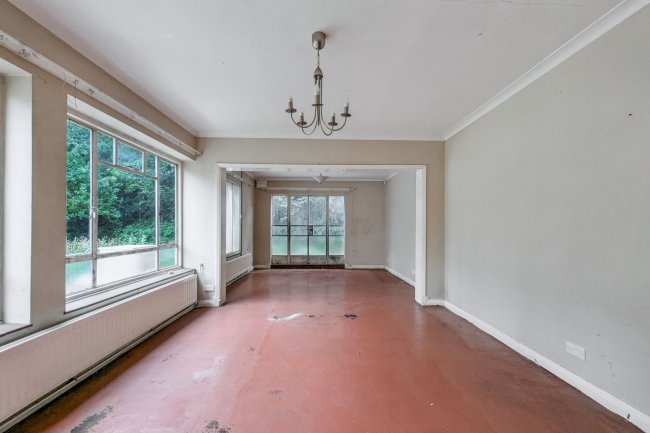 1 Farm Drive, Shirley, Croydon CR0 8HX 5