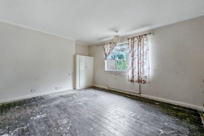 1 Farm Drive, Shirley, Croydon CR0 8HX 5