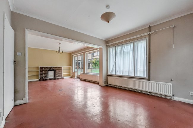 1 Farm Drive, Shirley, Croydon CR0 8HX 5