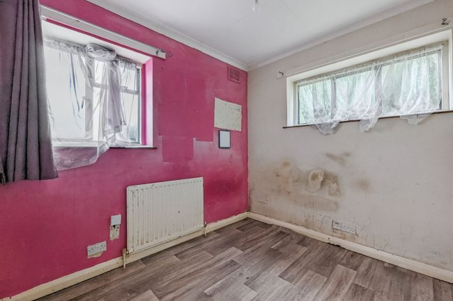 1 Farm Drive, Shirley, Croydon CR0 8HX 5