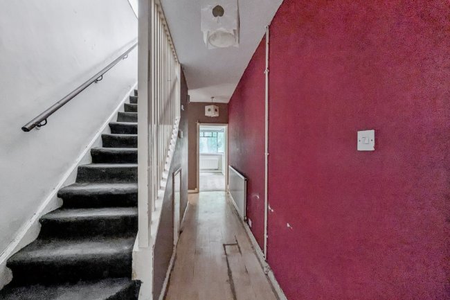 1 Farm Drive, Shirley, Croydon CR0 8HX 5